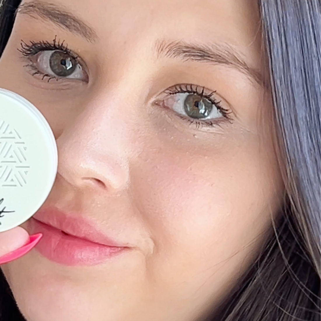 Natural Concealers Cover Imperfections While Allowing Skin to Breathe