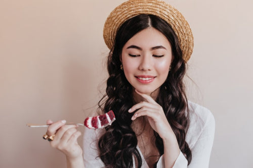 How Organic Ingredients Affect Long-Lasting Lip and Foundation Formulas