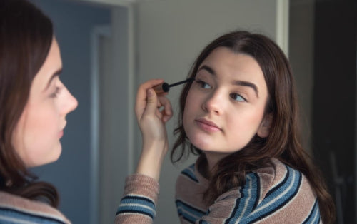 How to Assess Whether a Mascara Formula Suits Sensitive Eyes