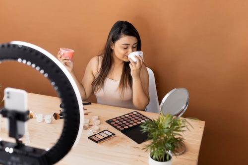 Organic Makeup Gains Momentum as Online Users Seek Alternatives to Conventional Products