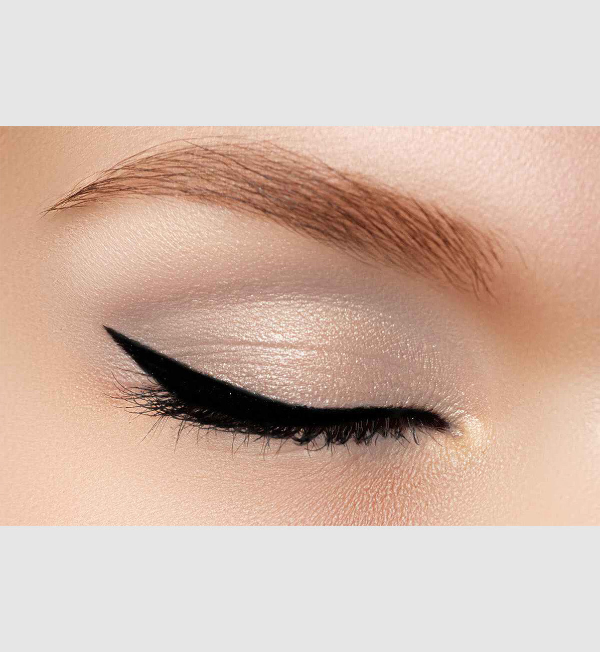 Illuminating Eyeshadow Refill Pan